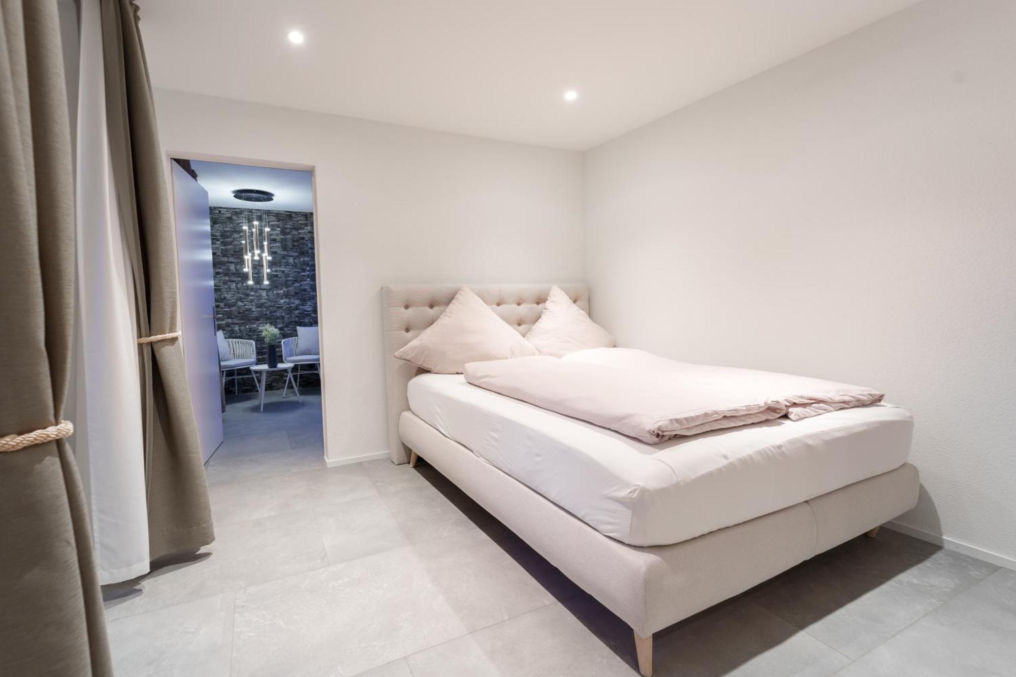 Privat-spa Mit Whirlpool Und Sauna Fuer 5 Personen! *