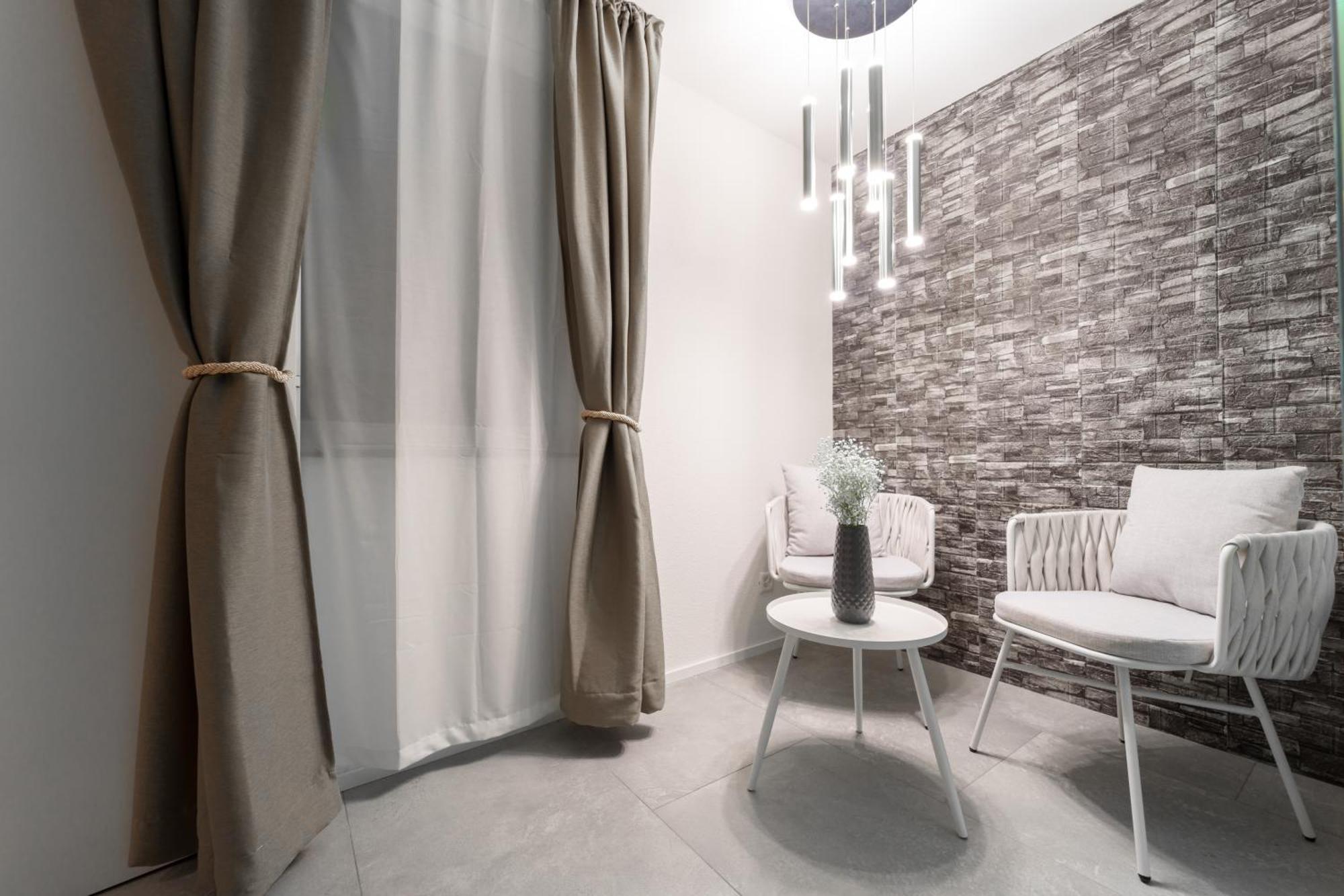 Privat-spa Mit Whirlpool Und Sauna Fuer 5 Personen! *